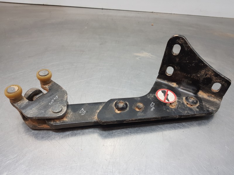 Recambio de bisagra de puerta para peugeot expert combi bluehdi referencia OEM IAM 9808075880  