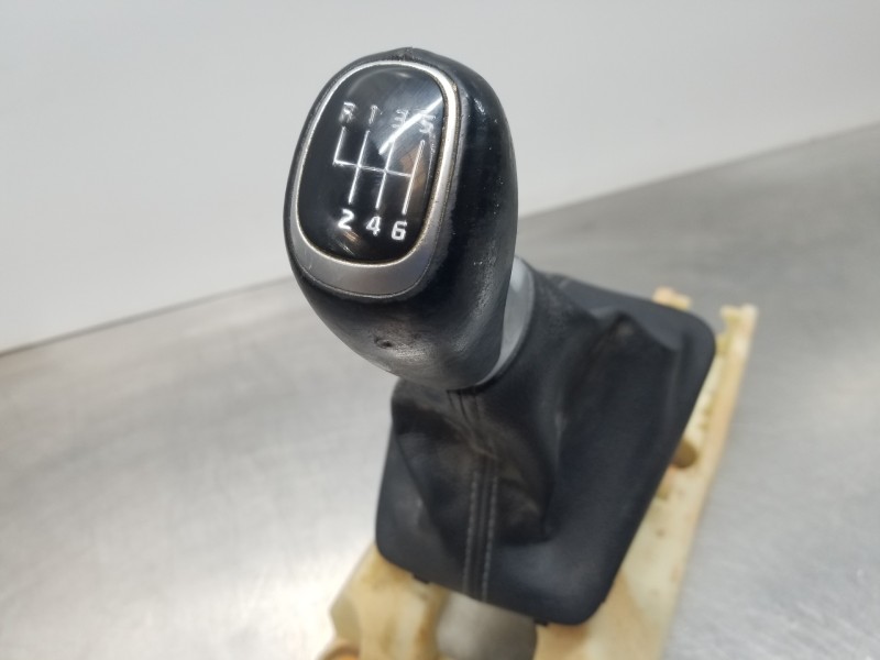 Recambio de palanca cambio para kia stonic (ybcuv) eco dynamic referencia OEM IAM 43700H8310WK  