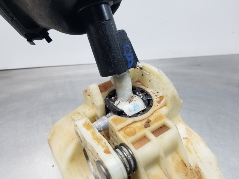 Recambio de palanca cambio para kia stonic (ybcuv) eco dynamic referencia OEM IAM 43700H8310WK  