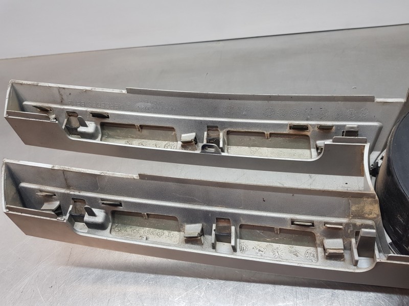 Recambio de rejilla delantera para mercedes clase gl (x166) 450 grand edition referencia OEM IAM A2518880086 A1648880123 