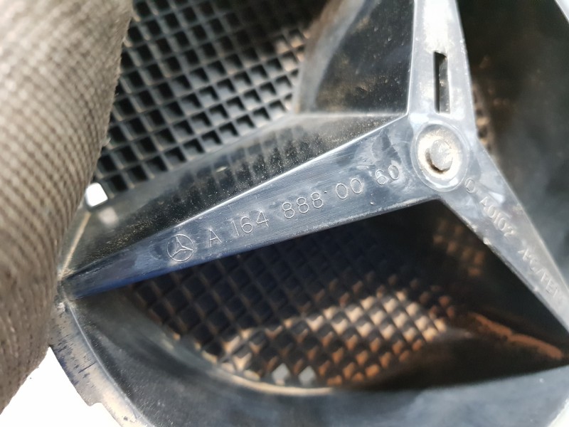 Recambio de rejilla delantera para mercedes clase gl (x166) 450 grand edition referencia OEM IAM A2518880086 A1648880123 