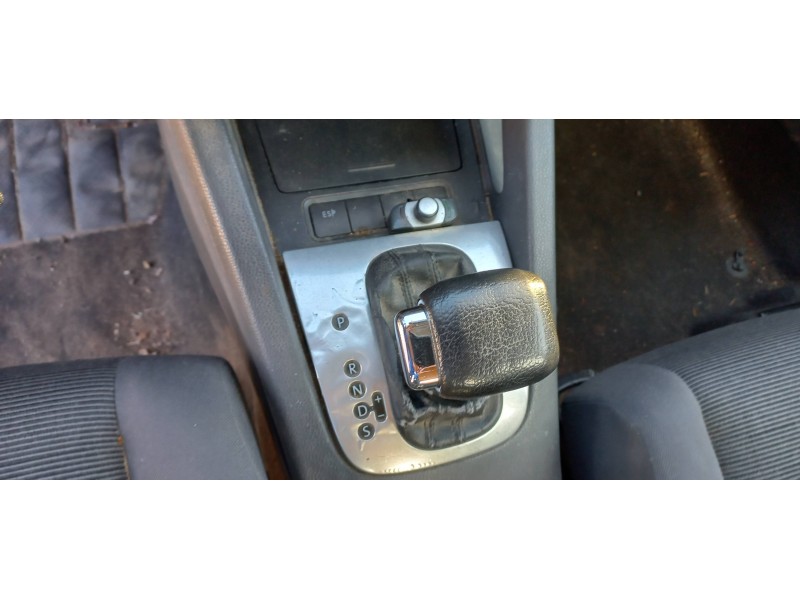 volkswagen golf v berlina (1k1) del año 2006