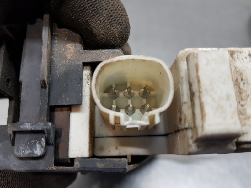 Recambio de cerradura puerta trasera derecha para ford galaxy (vy) ghia referencia OEM IAM 1107699 YM21A26412AA  Recambio de cerradura puerta trasera derecha para ford galaxy (vy) ghia referencia OEM IAM 1107699 YM21A26412AA