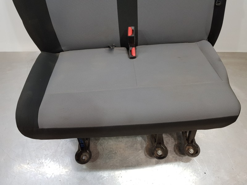 Recambio de asiento delantero derecho para peugeot expert furgón pro bluehdi referencia OEM IAM 1616787380   Recambio de asiento delantero derecho para peugeot expert furgón pro bluehdi referencia OEM IAM 1616787380