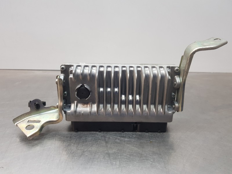 Recambio de centralita motor uce para toyota auris touring sports (e18) bisiness referencia OEM IAM 896610ZM30 MB2756005370 