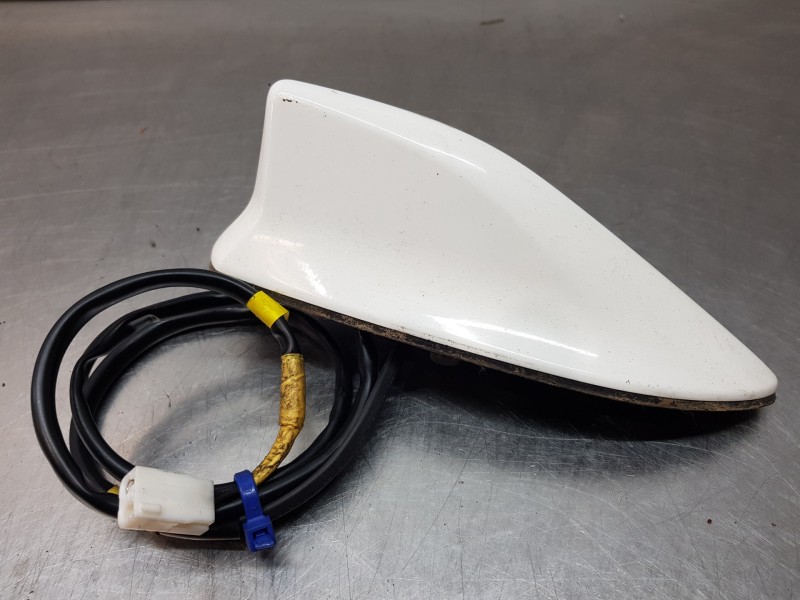 Recambio de antena para toyota auris touring sports (e18) bisiness referencia OEM IAM 8630002510A0   Recambio de antena para toyota auris touring sports (e18) bisiness referencia OEM IAM 8630002510A0