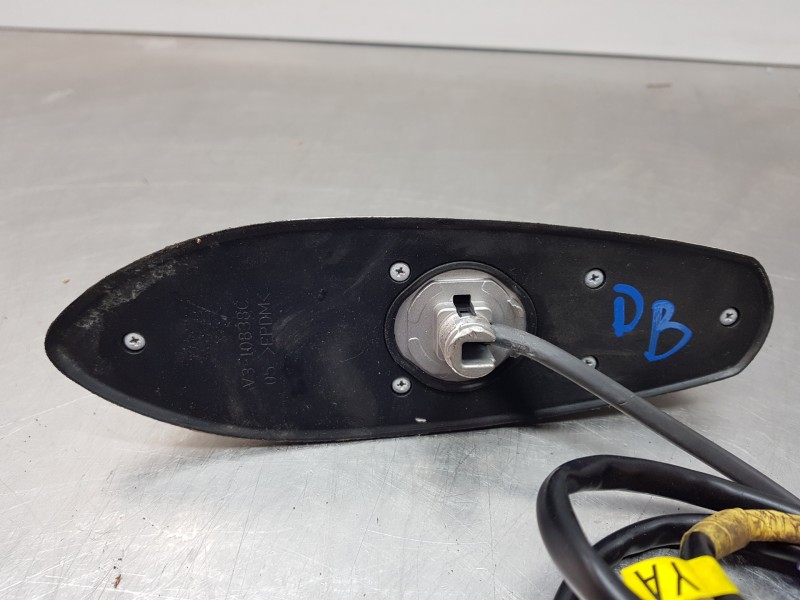 Recambio de antena para toyota auris touring sports (e18) bisiness referencia OEM IAM 8630002510A0   Recambio de antena para toyota auris touring sports (e18) bisiness referencia OEM IAM 8630002510A0