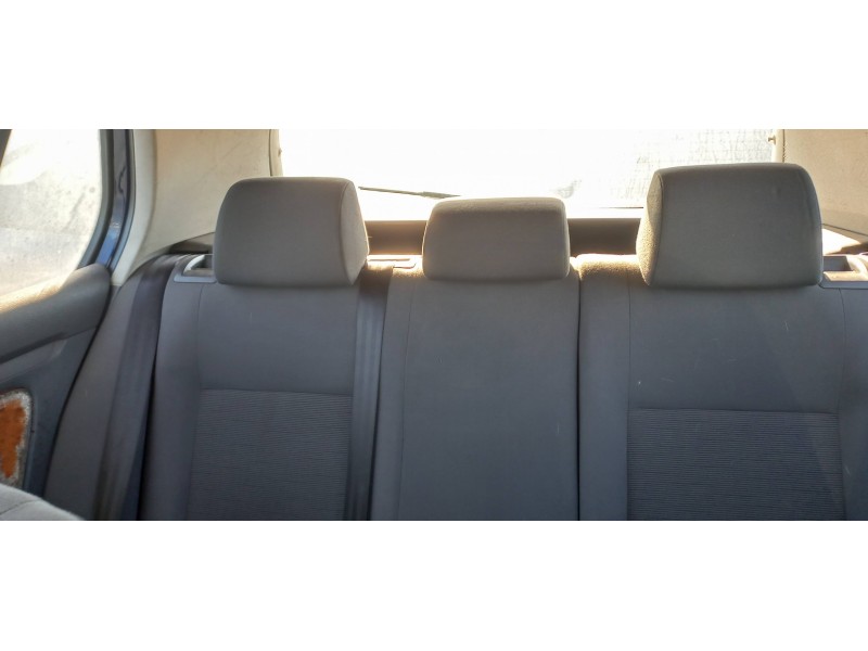 volkswagen golf v berlina (1k1) del año 2006