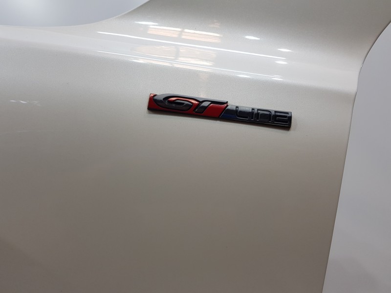 Recambio de aleta delantera izquierda para peugeot 508 sw gt line referencia OEM IAM 7840CA  