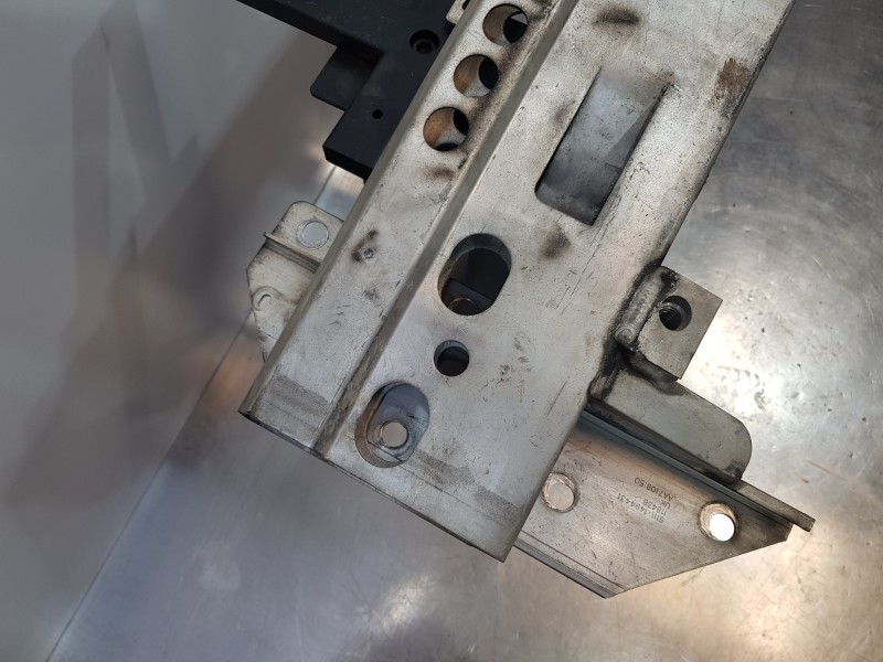 Recambio de refuerzo paragolpes delantero para bmw mini (r50,r53) cooper referencia OEM IAM 51111494431 51115A5AC29  Recambio de refuerzo paragolpes delantero para bmw mini (r50,r53) cooper referencia OEM IAM 51111494431 51115A5AC29