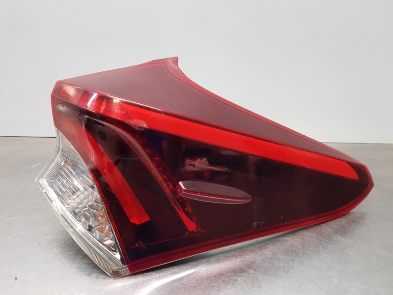 Recambio de piloto trasero derecho para toyota auris touring sports (e18) bisiness referencia OEM IAM 8155102A50   Recambio de piloto trasero derecho para toyota auris touring sports (e18) bisiness referencia OEM IAM 8155102A50