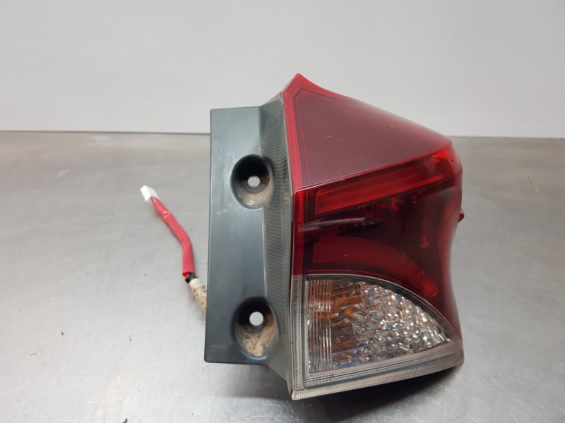 Recambio de piloto trasero derecho para toyota auris touring sports (e18) bisiness referencia OEM IAM 8155102A50   Recambio de piloto trasero derecho para toyota auris touring sports (e18) bisiness referencia OEM IAM 8155102A50