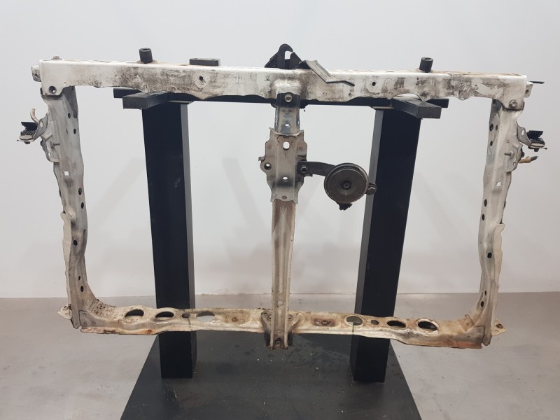 Recambio de panel frontal para toyota auris touring sports (e18) bisiness referencia OEM IAM 5320102904  