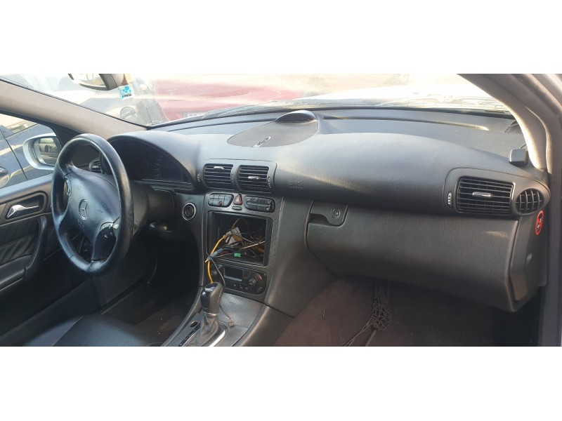 mercedes clase c (w203) berlina del año 2000