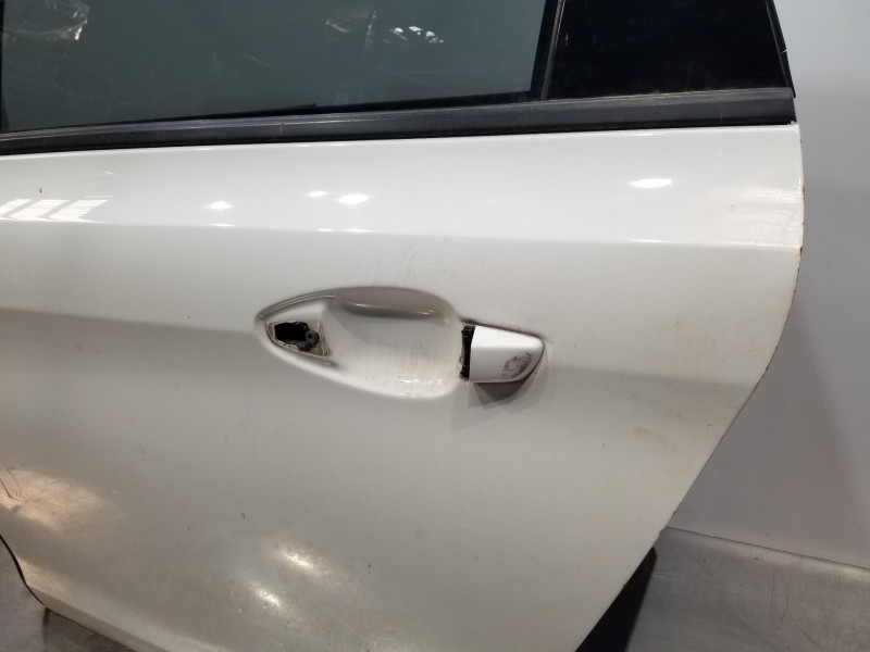 Recambio de puerta trasera izquierda para peugeot 308 sw allure referencia OEM IAM 9805267180  