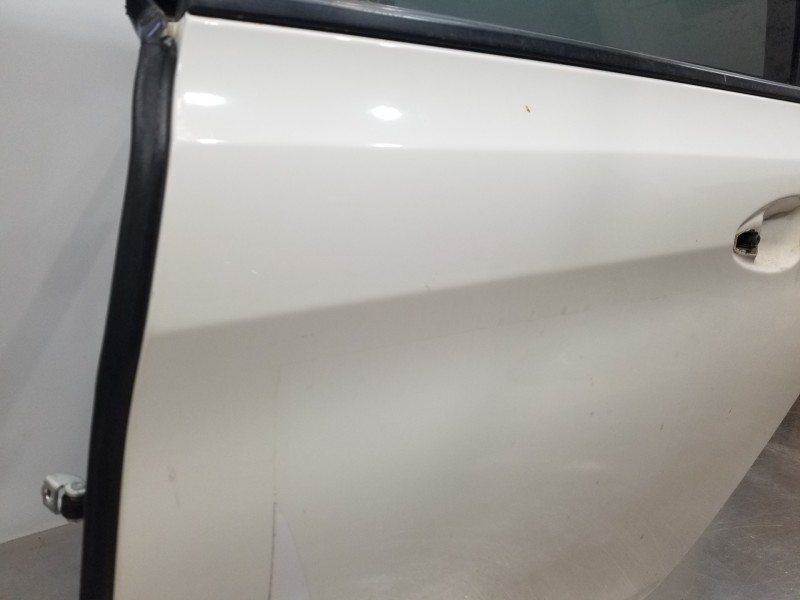 Recambio de puerta trasera izquierda para peugeot 308 sw allure referencia OEM IAM 9805267180  