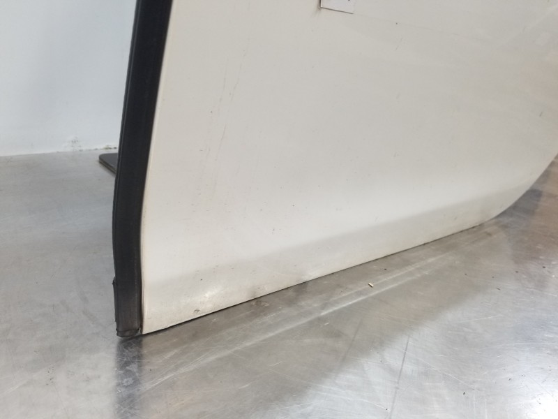 Recambio de puerta trasera izquierda para peugeot 308 sw allure referencia OEM IAM 9805267180  