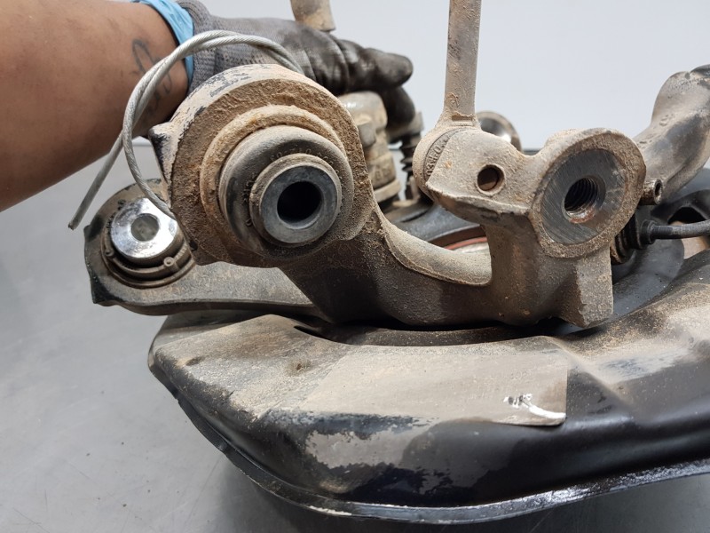 Recambio de mangueta trasera derecha para bmw serie 1 berlina (e81/e87) 116i referencia OEM IAM 33326774810   Recambio de mangueta trasera derecha para bmw serie 1 berlina (e81/e87) 116i referencia OEM IAM 33326774810