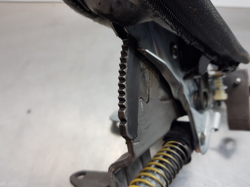 Recambio de palanca freno de mano para bmw serie 1 berlina (e81/e87) 116i referencia OEM IAM 34406782749 34406764924 