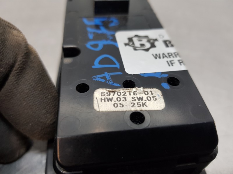 Recambio de mando elevalunas delantero izquierdo para bmw serie 1 berlina (e81/e87) 116i referencia OEM IAM 61319217235 6970216  Recambio de mando elevalunas delantero izquierdo para bmw serie 1 berlina (e81/e87) 116i referencia OEM IAM 61319217235 6970216