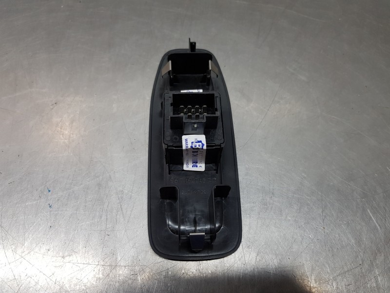 Recambio de mando elevalunas delantero izquierdo para peugeot 208 acces referencia OEM IAM 96749245ZD   Recambio de mando elevalunas delantero izquierdo para peugeot 208 acces referencia OEM IAM 96749245ZD