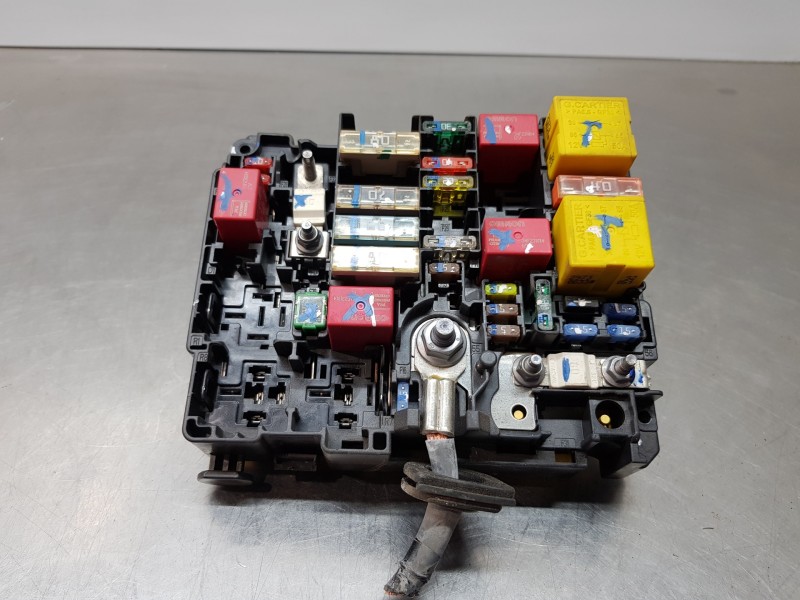 Recambio de caja reles / fusibles para peugeot 208 acces referencia OEM IAM 9804846880   Recambio de caja reles / fusibles para peugeot 208 acces referencia OEM IAM 9804846880