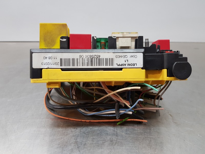 Recambio de caja reles / fusibles para peugeot 208 acces referencia OEM IAM 9804846880   Recambio de caja reles / fusibles para peugeot 208 acces referencia OEM IAM 9804846880