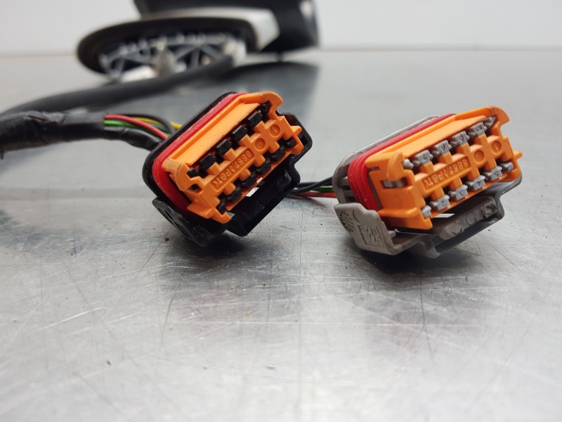 Recambio de retrovisor derecho para peugeot 508 sw gt line referencia OEM IAM 1612166880  