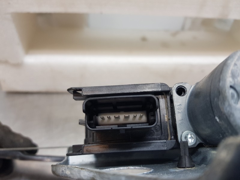 Recambio de elevalunas delantero derecho para peugeot 508 sw gt line referencia OEM IAM 9806086880 9806085180 