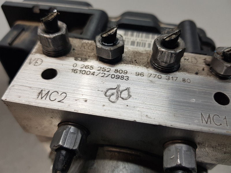 Recambio de abs para peugeot 508 sw gt line referencia OEM IAM 9677031780 0265252809 0265952294