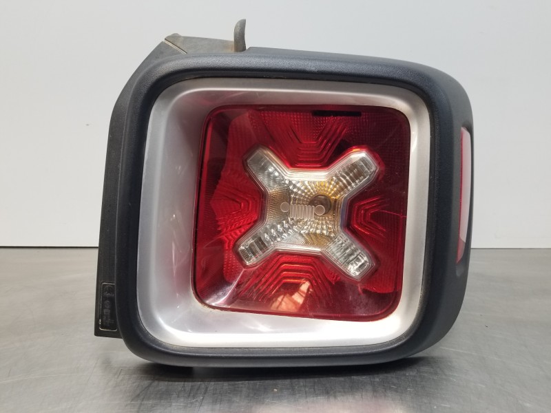 Recambio de piloto trasero derecho para jeep renegade suv referencia OEM IAM 51964233 51964233DX  Recambio de piloto trasero derecho para jeep renegade suv referencia OEM IAM 51964233 51964233DX