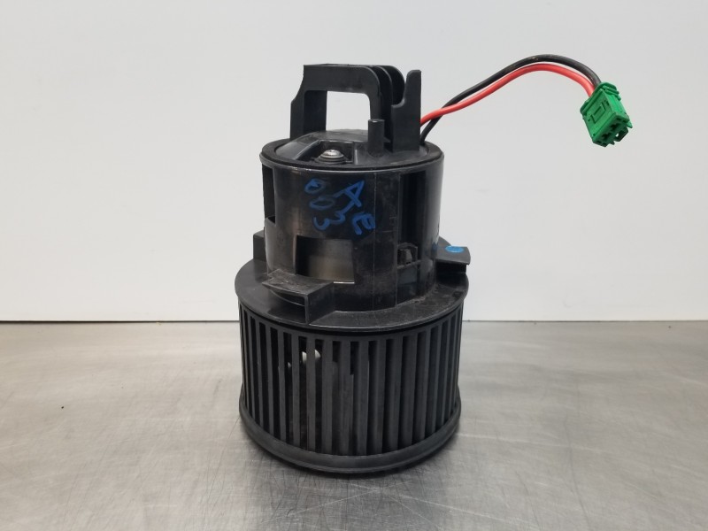 Recambio de motor calefaccion para peugeot 308 sw allure referencia OEM IAM 1610497180  