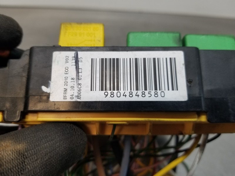 Recambio de caja reles / fusibles para peugeot 308 sw allure referencia OEM IAM 9804848580  