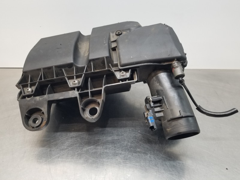 Recambio de filtro aire para peugeot 308 sw allure referencia OEM IAM 9828002080 9677093080 