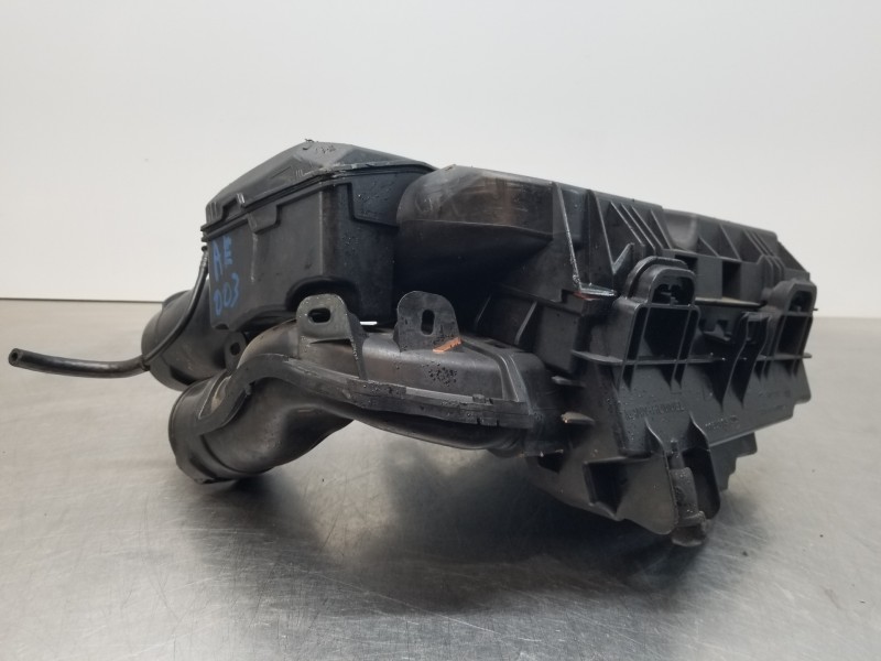 Recambio de filtro aire para peugeot 308 sw allure referencia OEM IAM 9828002080 9677093080 