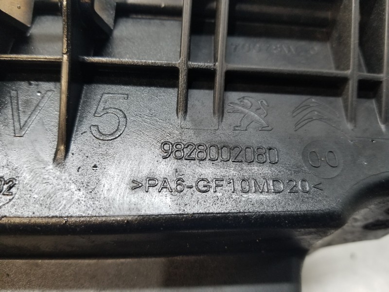 Recambio de filtro aire para peugeot 308 sw allure referencia OEM IAM 9828002080 9677093080 