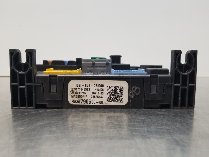 Recambio de caja reles / fusibles para peugeot 308 sw allure referencia OEM IAM 983079058 28625142 BSIEL3