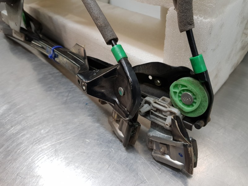 Recambio de elevalunas delantero izquierdo para ford focus berlina (cak) ghia referencia OEM IAM 1331617 2M51A23201CD  Recambio de elevalunas delantero izquierdo para ford focus berlina (cak) ghia referencia OEM IAM 1331617 2M51A23201CD