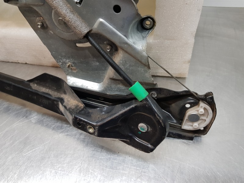 Recambio de elevalunas delantero izquierdo para ford focus berlina (cak) ghia referencia OEM IAM 1331617 2M51A23201CD  Recambio de elevalunas delantero izquierdo para ford focus berlina (cak) ghia referencia OEM IAM 1331617 2M51A23201CD