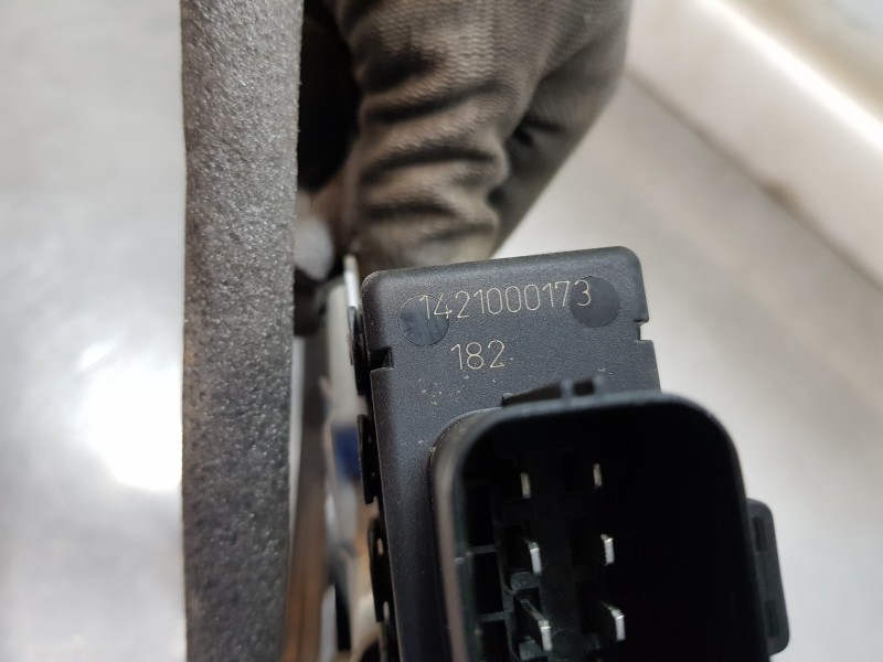 Recambio de elevalunas delantero izquierdo para ford focus berlina (cak) ghia referencia OEM IAM 1331617 2M51A23201CD  Recambio de elevalunas delantero izquierdo para ford focus berlina (cak) ghia referencia OEM IAM 1331617 2M51A23201CD