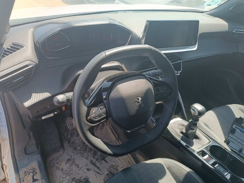 peugeot 2008 (p2) del año 2023