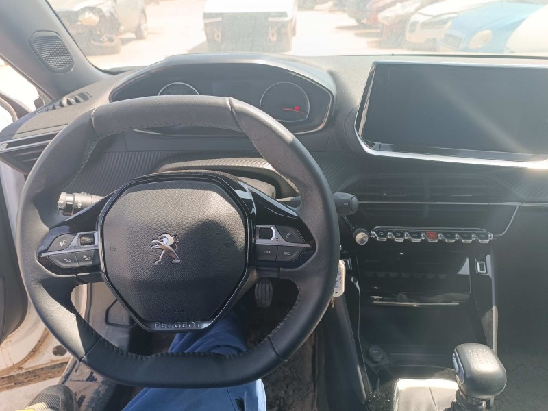 peugeot 2008 (p2) del año 2023