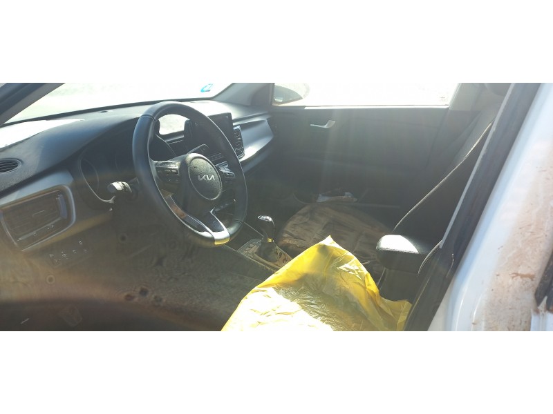 kia rio (yb) del año 2021