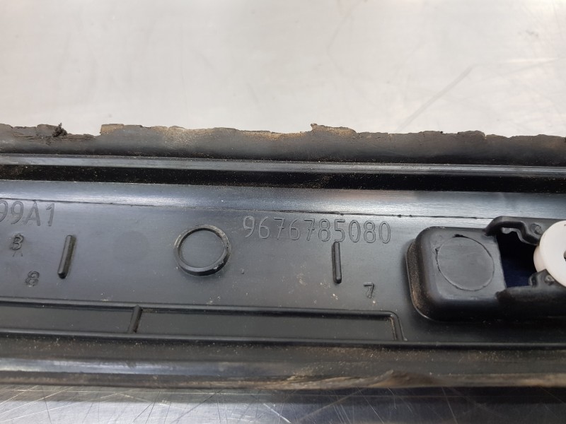 Recambio de moldura para citroen c4 picasso puretech referencia OEM IAM 1609345680 9676785080 
