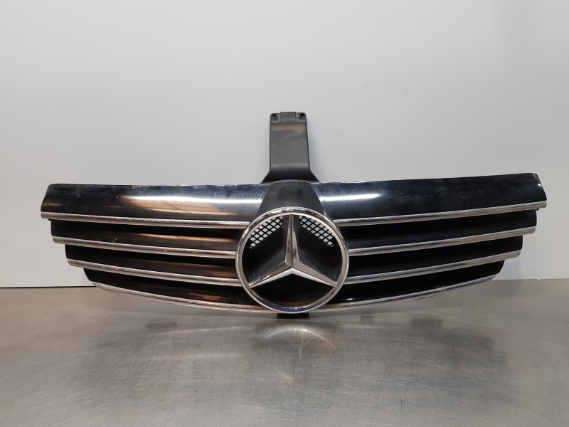 Recambio de rejilla delantera para mercedes clase clk (w209) coupe 270 referencia OEM IAM A2098800123 A20988001239040 