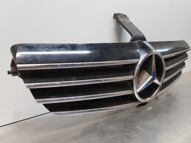 Recambio de rejilla delantera para mercedes clase clk (w209) coupe 270 referencia OEM IAM A2098800123 A20988001239040 
