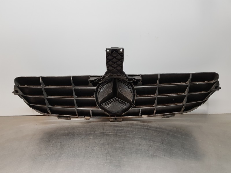 Recambio de rejilla delantera para mercedes clase clk (w209) coupe 270 referencia OEM IAM A2098800123 A20988001239040 