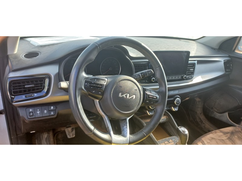 kia rio (yb) del año 2021