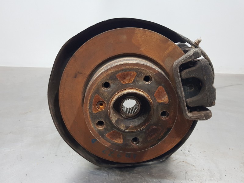 Recambio de mangueta trasera derecha para bmw serie 1 berlina (e81/e87) 116i referencia OEM IAM 33326774810  