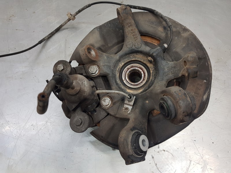 Recambio de mangueta trasera derecha para bmw serie 1 berlina (e81/e87) 116i referencia OEM IAM 33326774810  